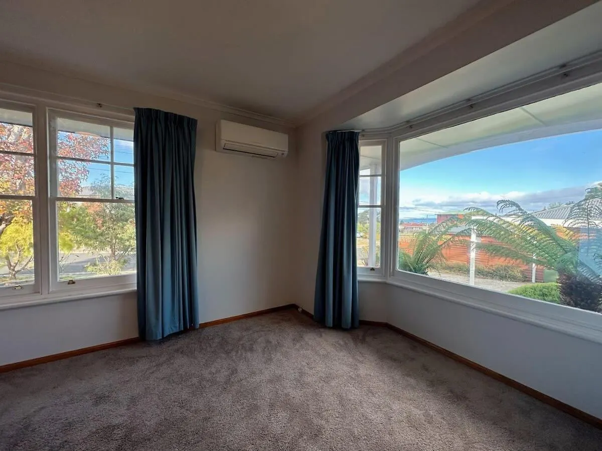 Holiday home Tranquil Sunlit Retreat Close To Cbd And Airport Howrah